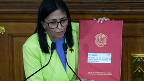 La presidenta interina de Venezuela, Delcy Rodríguez, pronuncia su primer discurso sobre el Estado de la Unión en la Asamblea Nacional en Caracas, Venezuela