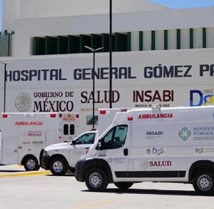 Hospital General de Gómez Palacio, donde atienden a una pareja agredida por sujetos desconocidos.