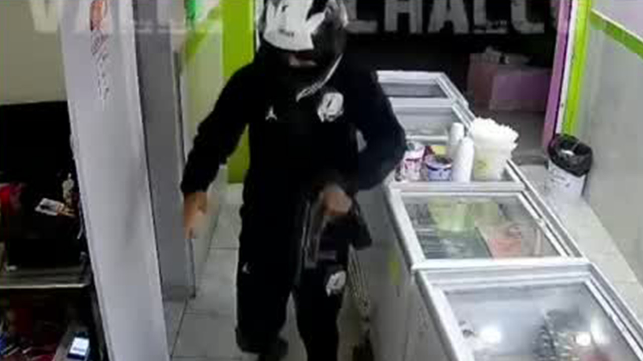 En un grupo de Facebook se compartió el video del atraco. Denuncian impunidad en estos casos.