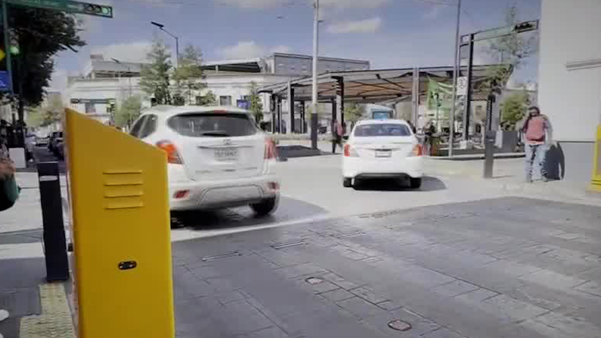 Automovilistas muestran inconformidad ante esta medida en la que el gobierno y comercios locales colaborarían mano a mano.