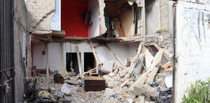 Casa habitación parcialmente destruida por explosión