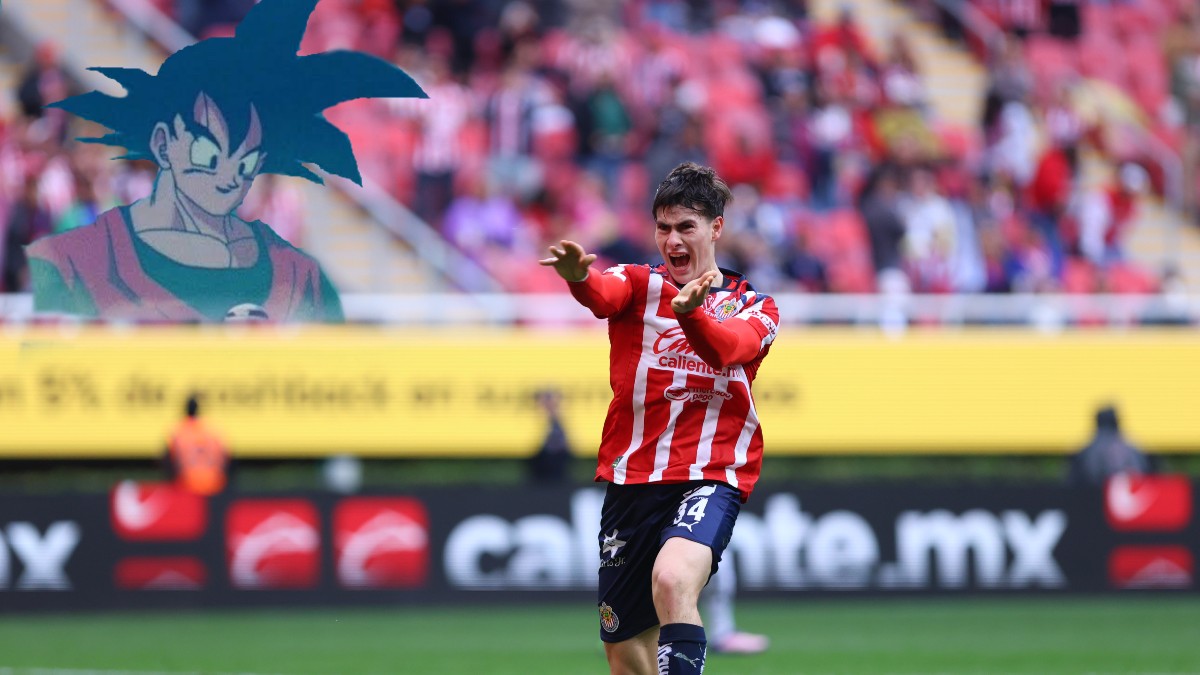 'Hormiga' González celebrando como Goku su gol ante Gallos.