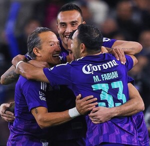 Equipo mexicano celebrando el Juego de Leyendas de FIFA.