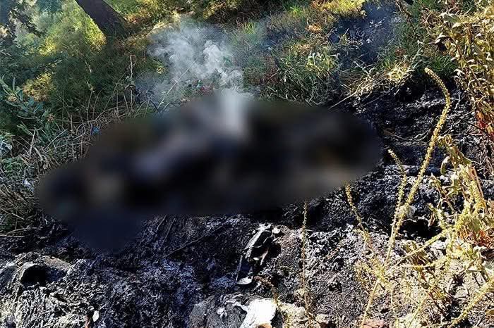 Cuerpo calzinado, blurreado