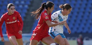 Jugadoras de Toluca y Puebla Femenil en la jornada 3 de Liga MX Femenil.