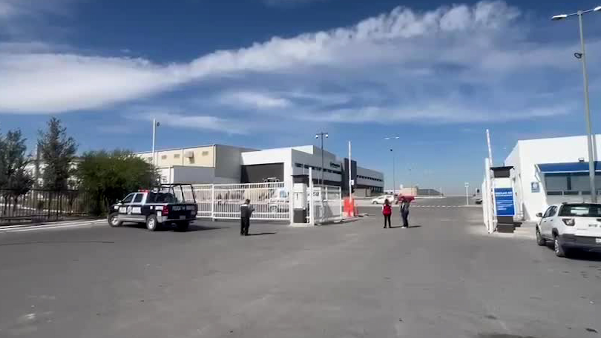 Una aeronave pequeña, cayó este sábado al medio día en la ciudad de Ramos Arizpe, luego de salir del aeropuerto Guadalupe Victoria en Ramos Arizpe.