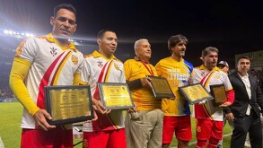 Leyendas del Morelia en el partido contra las leyendas del Barcelona