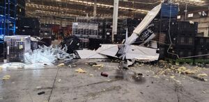 Una aeronave pequeña, cayó este sábado al medio día en la ciudad de Saltillo, luego de salir del aeropuerto Guadalupe Victoria en Ramos Arizpe.