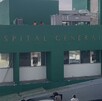 Se observa un edificio color verde y dice Hospital General de Zona.