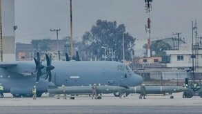 El avión Hércules C-130, de la Fuerza Aérea de Estados Unidos, es usado para el servicio en operaciones militares, civiles y de ayuda humanitaria.