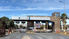 SE observa una fachada que dice General Motors.