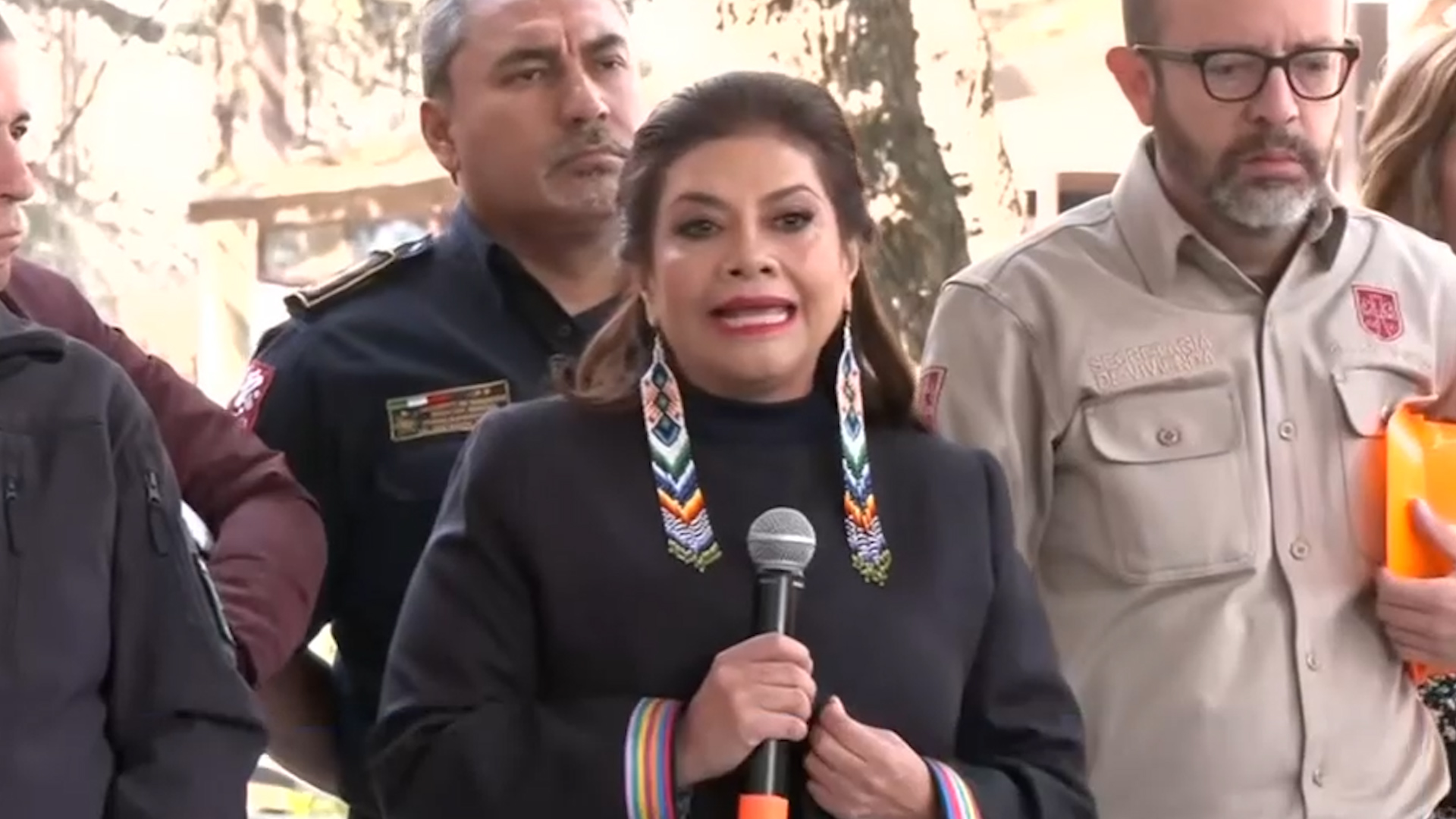 La jefa de Gobierno, Clara Brugada, anunció una inversión de 18 millones de pesos para rehabilitar el edificio dañado por explosión en Paseos de Taxqueña.