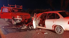 Conductor de camioneta provoca choque frontal en El Salto, Jalisco.