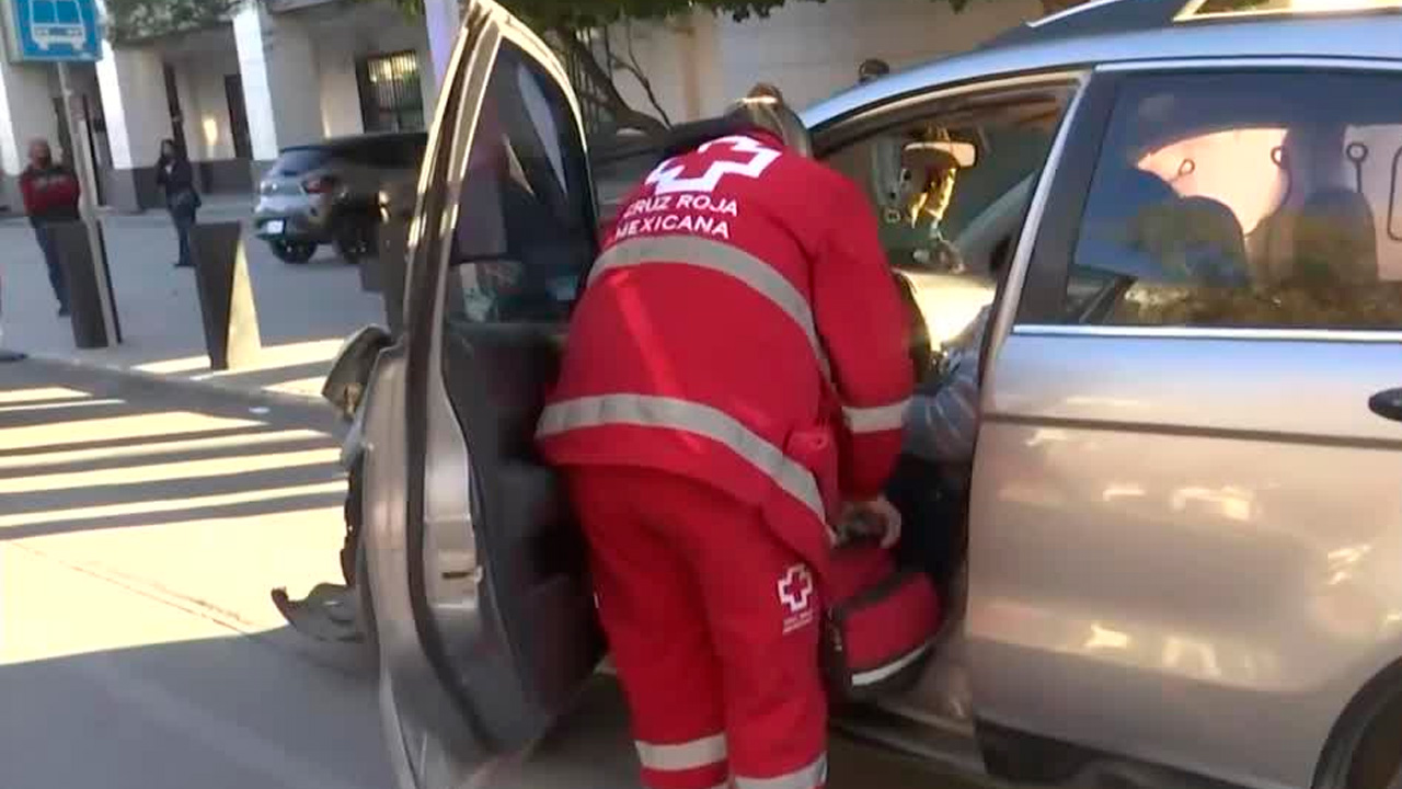 El saldo material fue cuantioso, pues ambas camionetas terminaron con la parte frontal completamente destrozada.