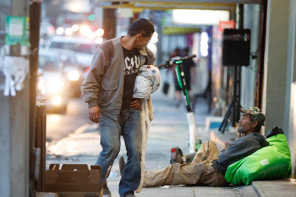 Imagen que capta el problema de vagabundos en el centro de Monterrey.