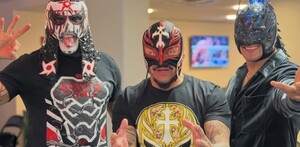 Penta, Rey Musterio y Dragon Lee harán equipo el 19 de enro de 2026 contra The Vision.