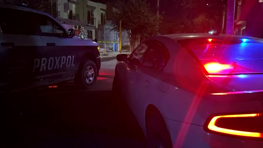 Un hombre de aproximadamente 35 años resultó herido tras ser atacado a balazos la noche del lunes en la colonia Villas de San Francisco, en Escobedo.