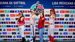 Jugadoras de la Liga Mexicana de Softbol en el Media Day.