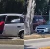 Una mujer se colgó de un auto en movimiento en Puebla, para evitar que se lo robaran.