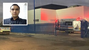 Tomás cuenta con tatuajes distintivos: uno en el pecho, otro en un costado del abdomen y uno más en la espalda