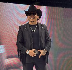 Edwin Luna y su nuevo look.