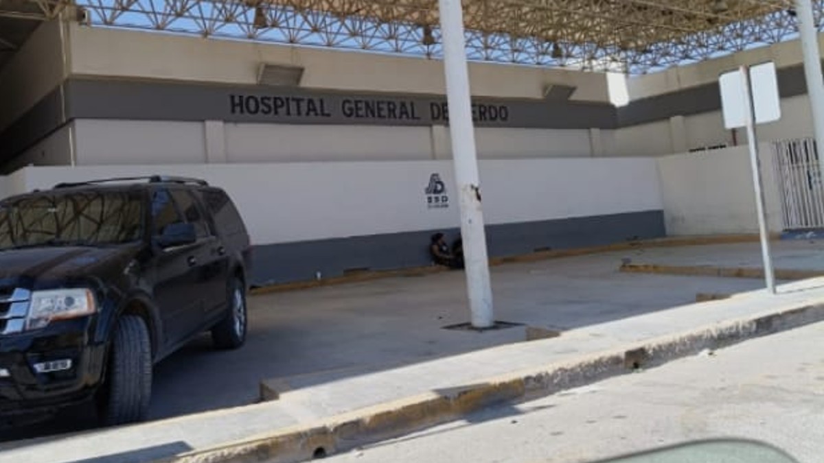 Hospital General de Lerdo, donde se atiende a un joven que fue herido con arma blanca en Juan E. García.