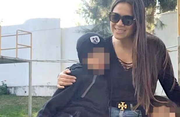 Padre exige justicia y apoyo para su hija, única sobreviviente del feminicidio de Astrid Cruz, mientras el agresor sigue prófugo y sin avances en investigación.
