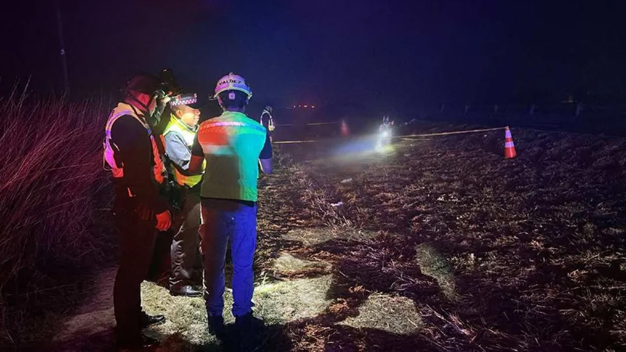 Una persona fue localizada sin vida a un costado de la Carretera Nacional, a la altura del kilómetro 186, en Montemorelos.