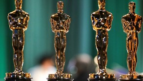 Galardón Oscar color dorado.