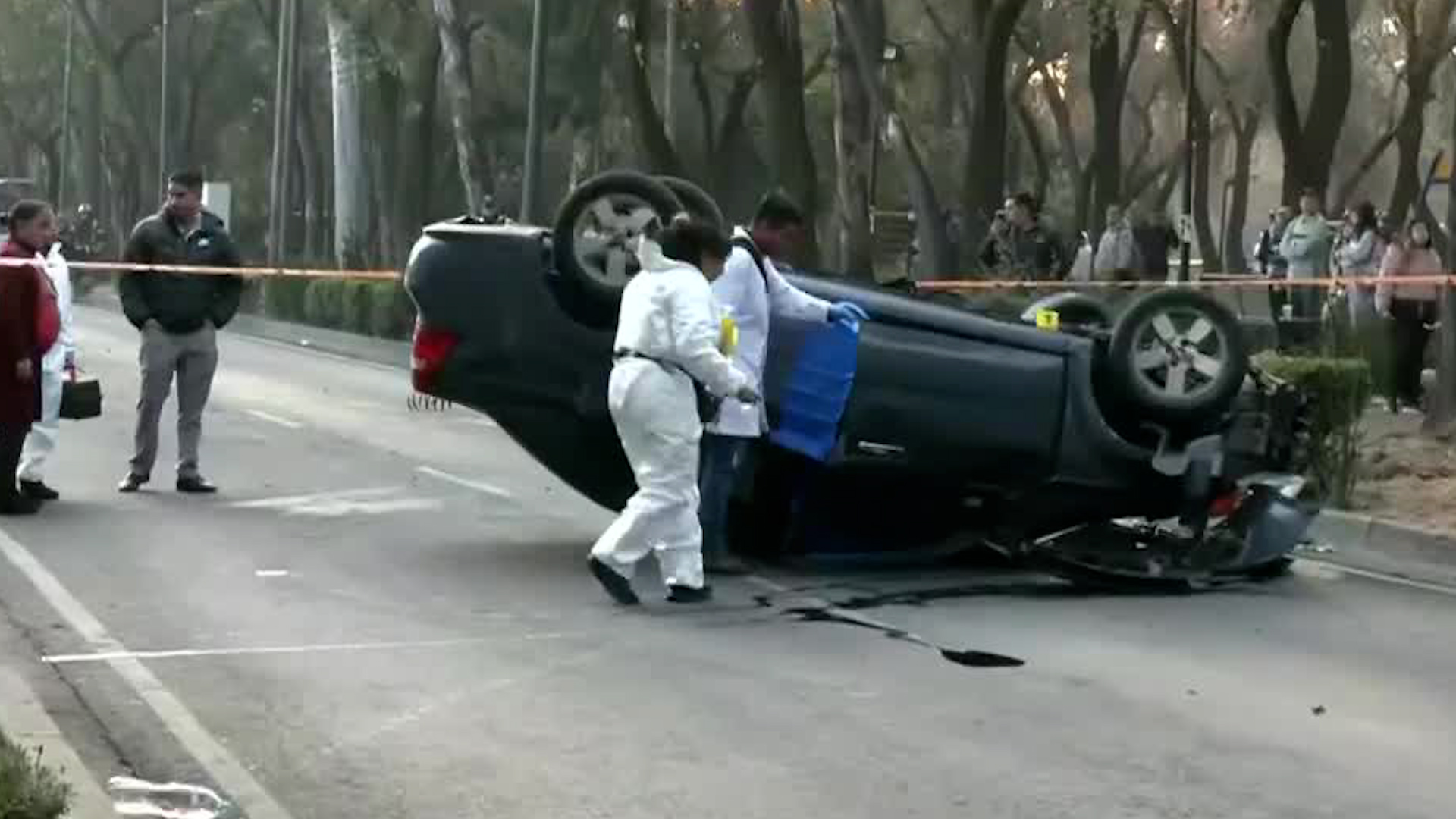 El sujeto murió tras una volcadura. Peritos acordonaron la zona.