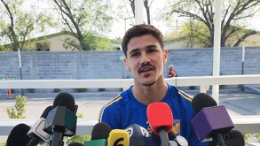 Rómulo Zwarg en conferencia de prensa para los medios de comunicación.