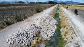 Se observó que el agua comenzó a fluir con una profundidad aproximada de 1.15 metros, lo que permitirá a los productores iniciar la temporada de riego.