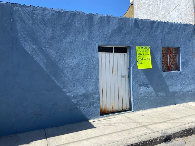 Vivienda de color azul ubicada en el municipio poblano de Tehuacán.