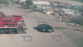 Video de accidente de tren y auto en Ecatepec