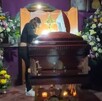 foto de funeral en Matamoros, hija despide a su mamá.