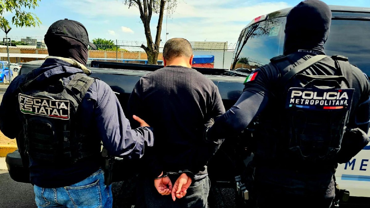 Elementos de la Policía Metropolitana durante la detención de Nicolás “N” en Zapopan | Foto: Juan Carlos Munguía