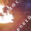 Hombre incendiando motocicletas en La Magdalena Contreras