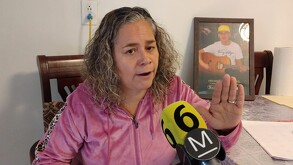 En foto, madre de Chris Hernán, Guadalupe Pérez.