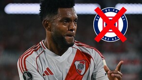 Miguel Borja celebrando un gol suyo con River Plate de Argentina.