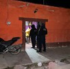 Policía Estatal atendiendo el reporte de una mujer sin vida en San Pedro, Coahuila.