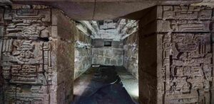 interior de la tumba zapoteca descubierta por el inah en huitzo, oaxaca