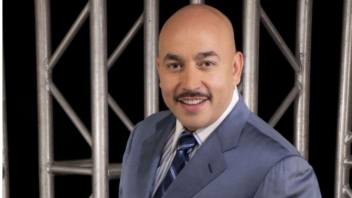 Lupillo Rivera en un evento de gala