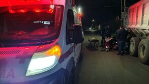 Ambulancia que atendió a la mujer que cayó del torton