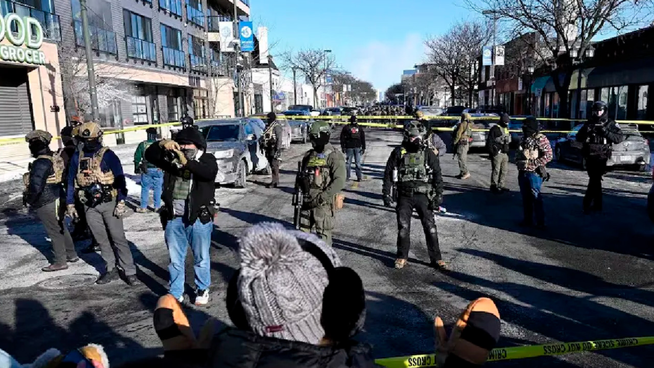 Agentes federales de inmigración dispararon y mataron a Alex Jeffrey Pretti, ciudadano estadounidense de 37 años, durante protestas en Minneapolis.