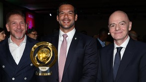 Alejandro Domínguez, Samir Xaud y Gianni Infantino durante la ceremonia de promoción para el Mundial femenil 2027 en Brasil.