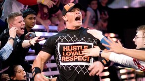 John Cena haciendo su regreso en Royal Rumble 2008, mismo que ganó y lo llevó a WrestleMania 24.