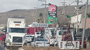 Autos hallados en un terreno de Santiago Miahuatlán, con reporte de robo.