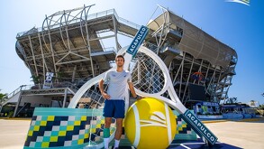 Lorenzo Musetti, tenista italiano afuera del estadio GNP.