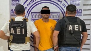 Hombre detenido por las fuerzas de seguridad en Oaxaca luego de prenderle fuego a su mujer.