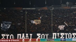 Afición del PAOK de Salónica durante un partido de Europa League.